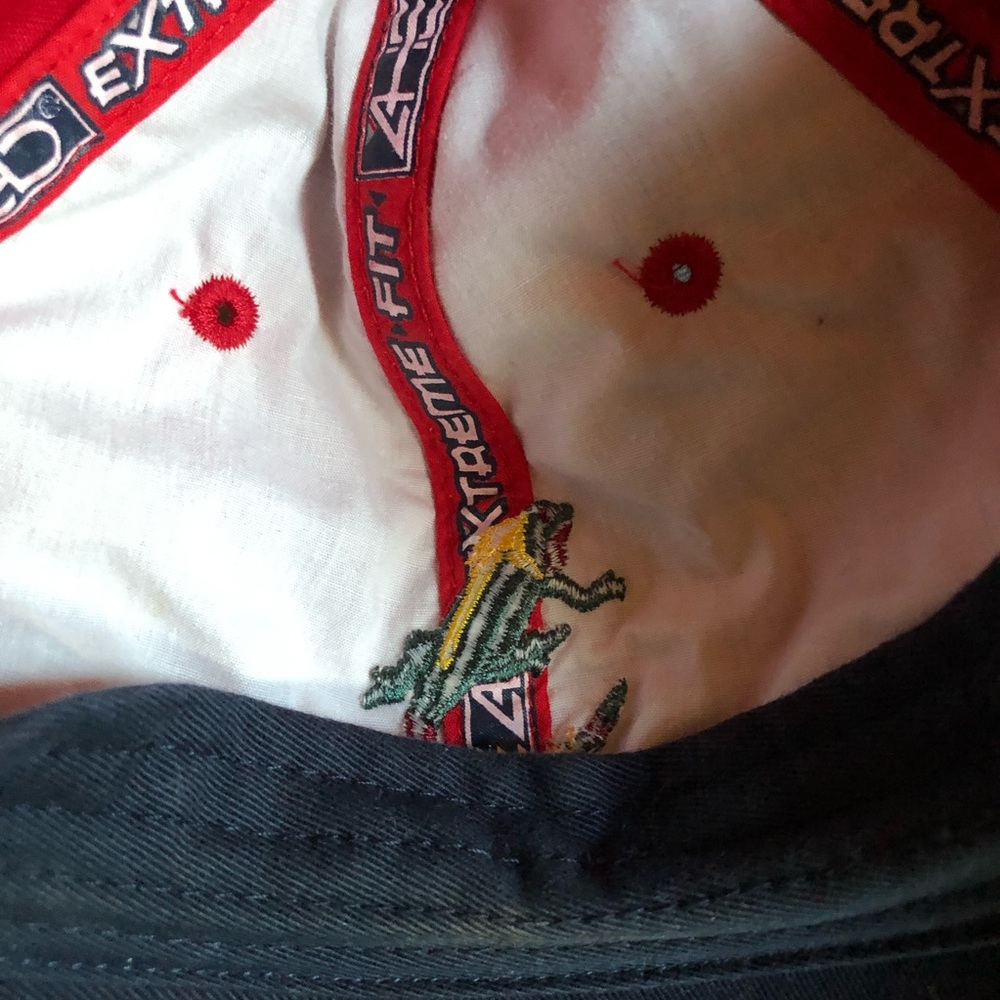 Red Rio Del Mar embroidered iguana / lizard golf hat - Picture 11 of 13